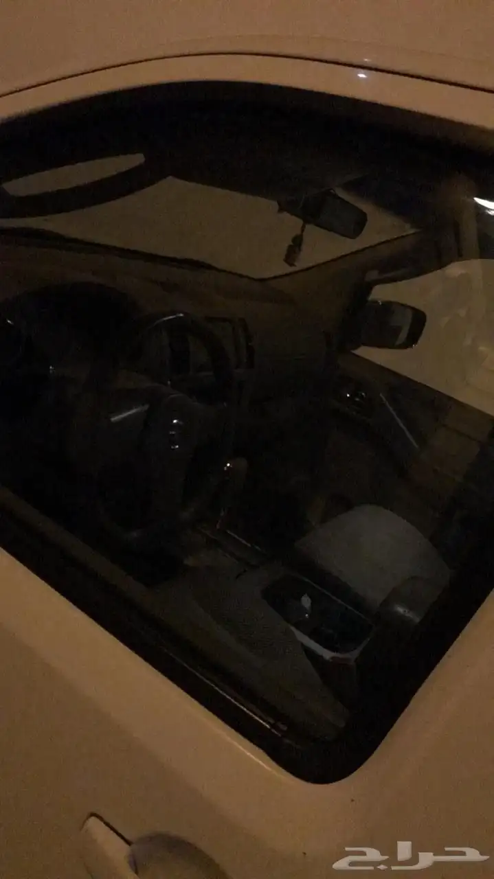 نيسان 12