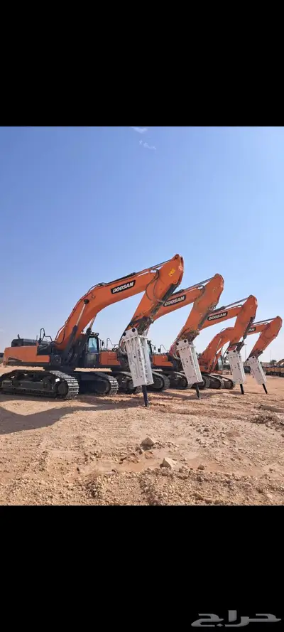معدات ثقيله للايجار بكلين حفار دقاق 0
