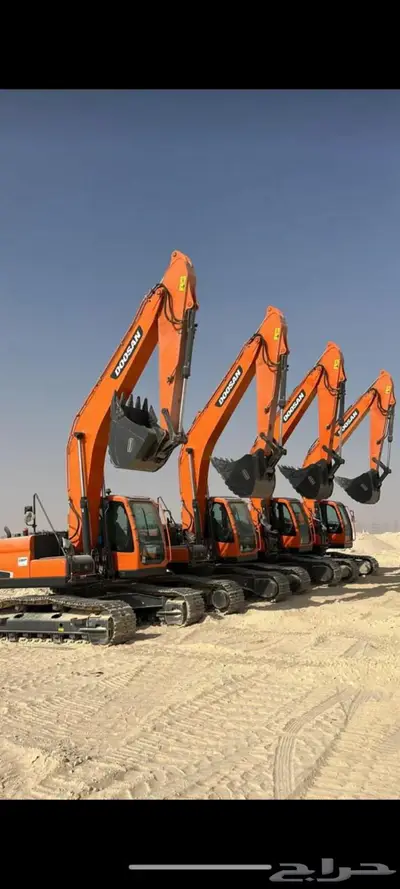 معدات ثقيله للايجار بكلين حفار دقاق 1