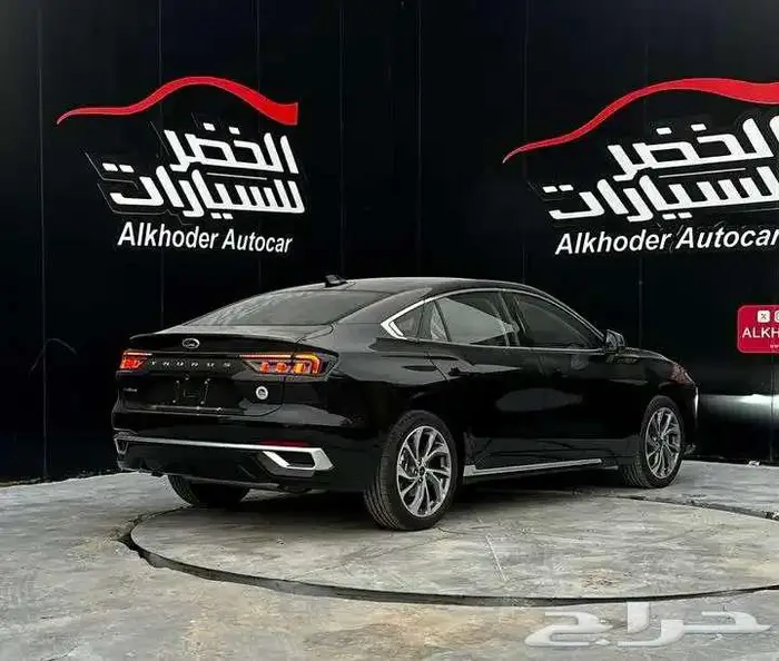 فورد تورس تيتانيوم 2025 لدى شركة عبدالمجيد الخضر 4