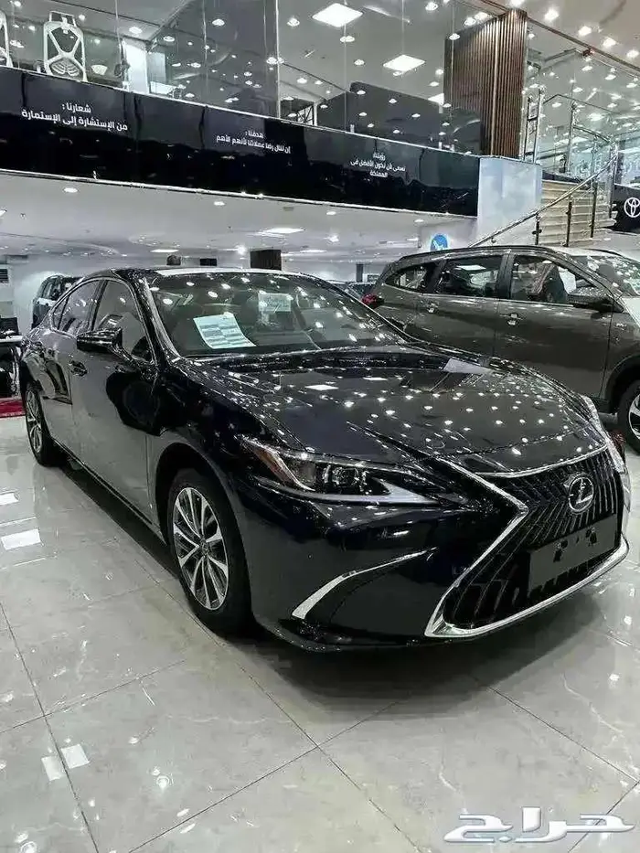لكزس ES300 هايبرد موديل 2025 (عرض الجزيره 50 50 ) بدون ربح 0