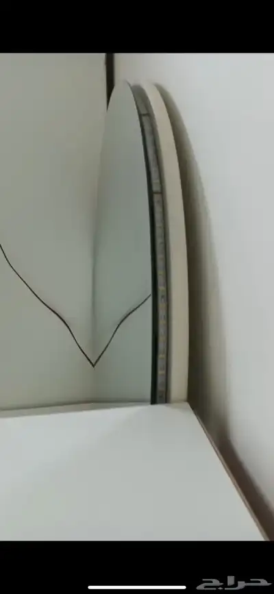 غرفه نوم شبه جديده استخدم بسيط وفي اضاءه في الدولاب والتسر 2