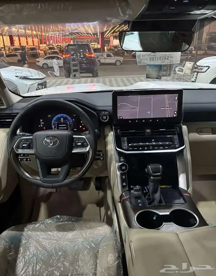 تويوتا لاندكروزر GXR4 2025 بنزين - وكيل عبداللطيف جميل 6