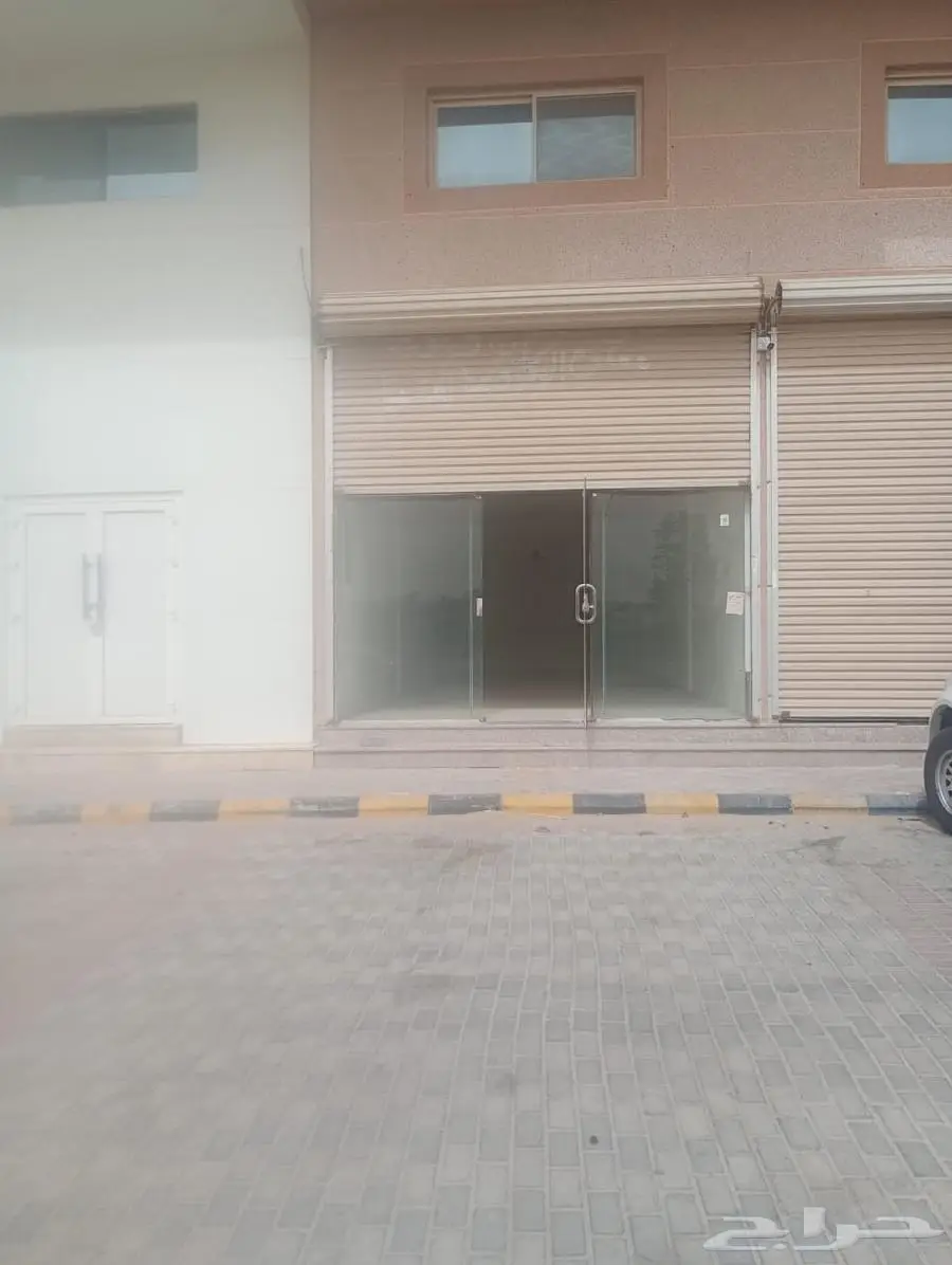 محل للايجار حى الفرسان 0