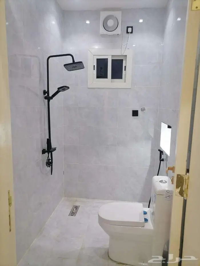 اثاث الاجار دور ارضي 6غرف صاله مطبخ 3حمامات اسكان جليل 6