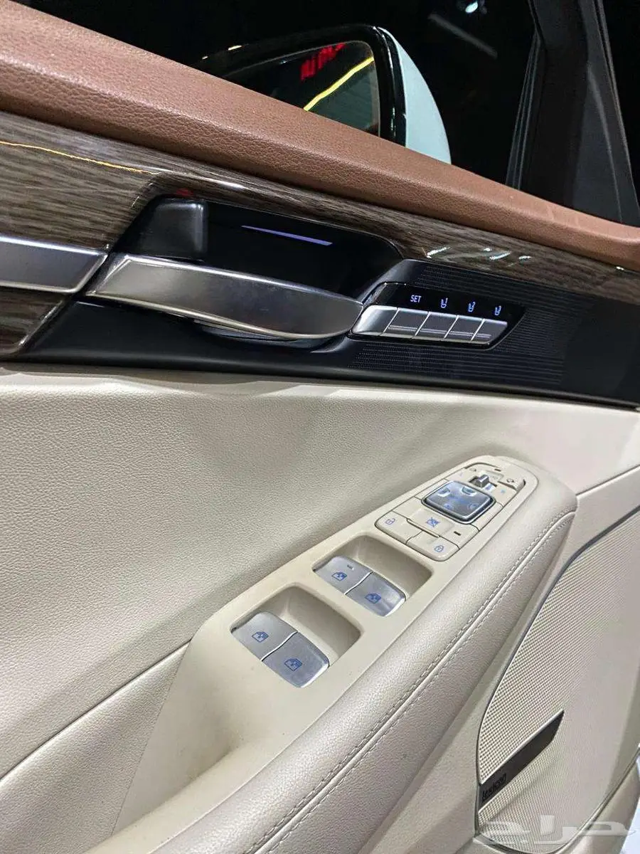 جينسس G90 2020 عداد 78000 ألف 16