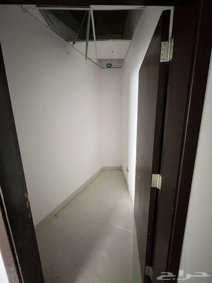 معرض للإيجار 10