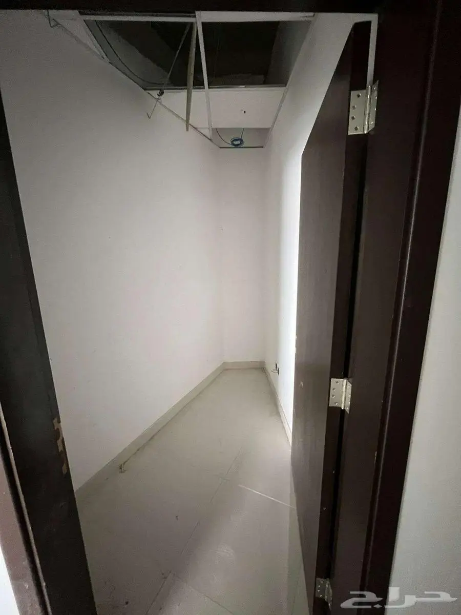 معرض للإيجار 10