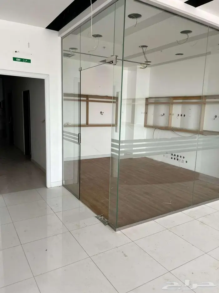 معرض للإيجار 4