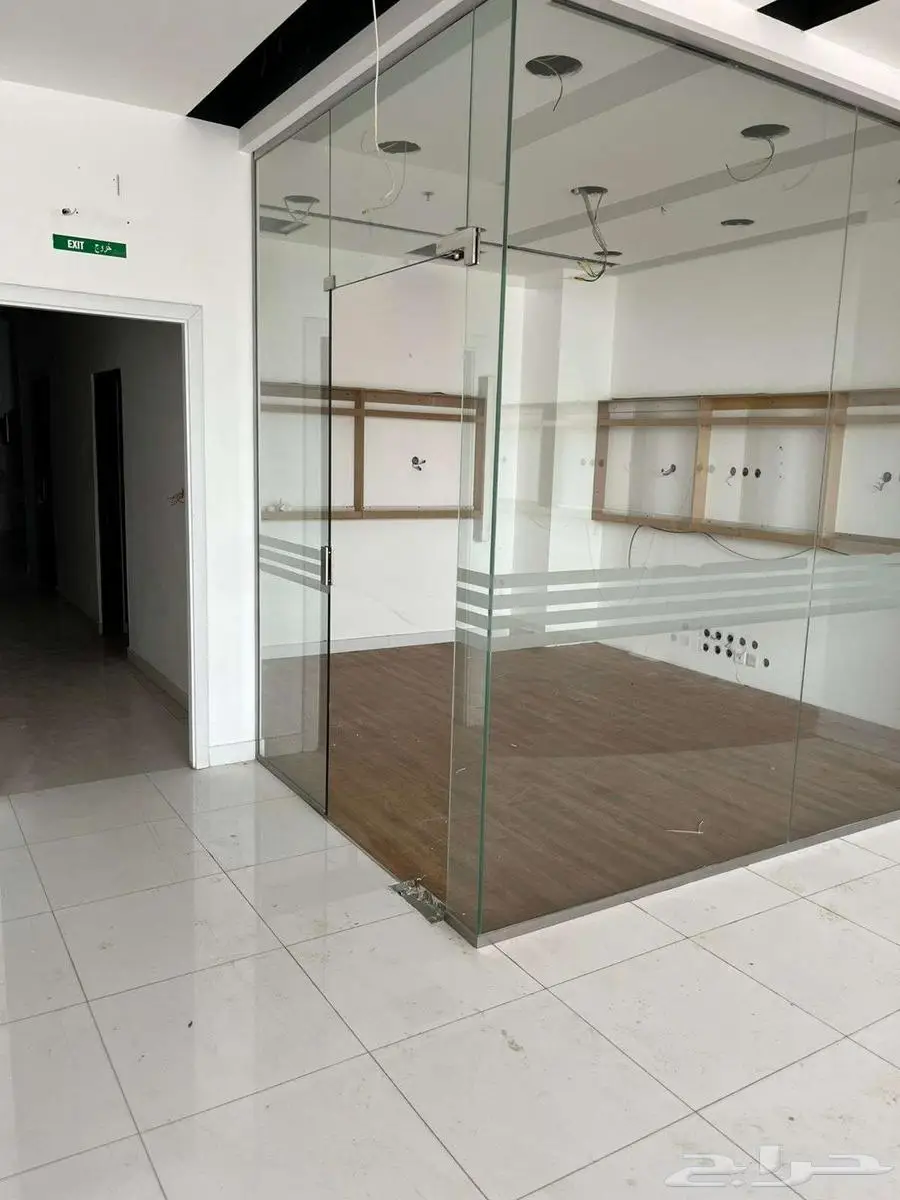 معرض للإيجار 4