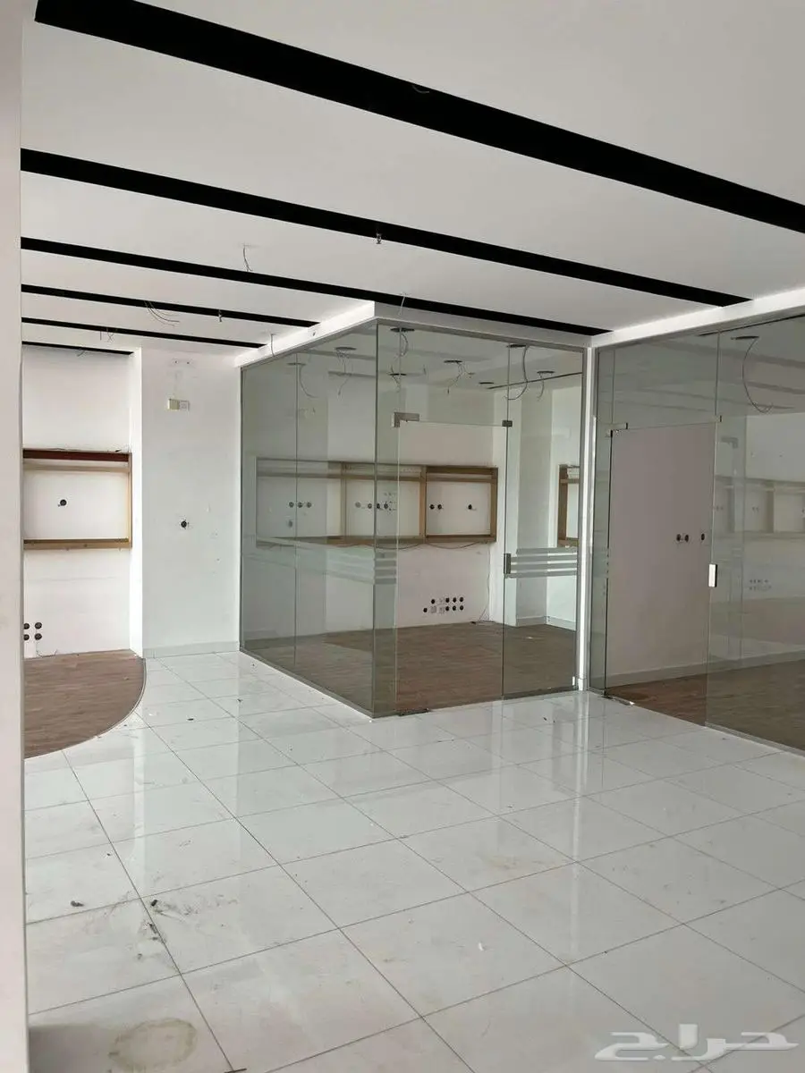 معرض للإيجار 3