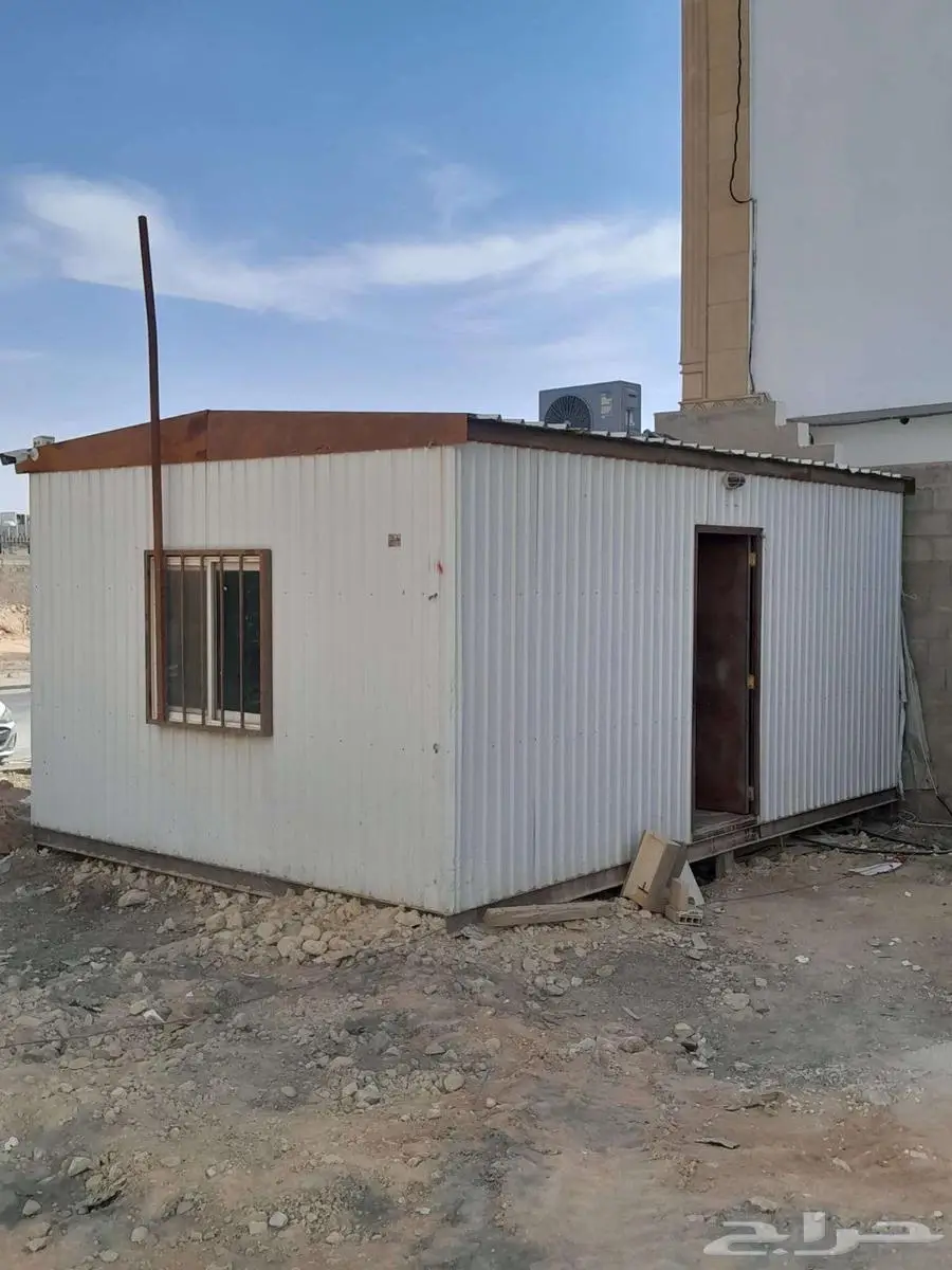 غرفة جاهزة للبيع نظيفة جدا مقاس 3.70 م   5.70 م 0