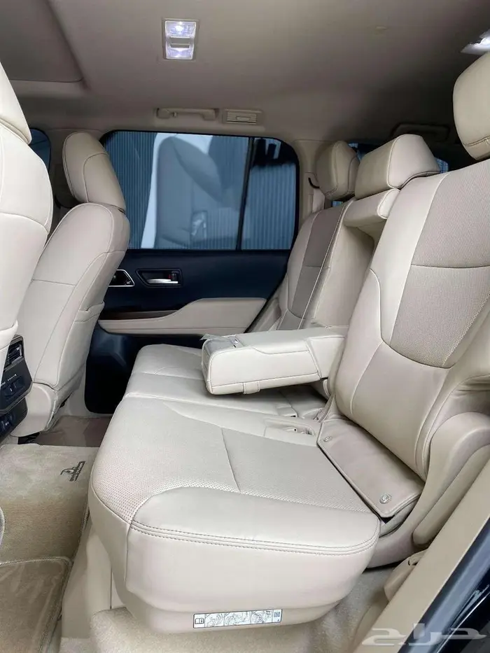 TOYOTA LAND CRUISER GXR TWIN TURBO 2022 BLACK 9