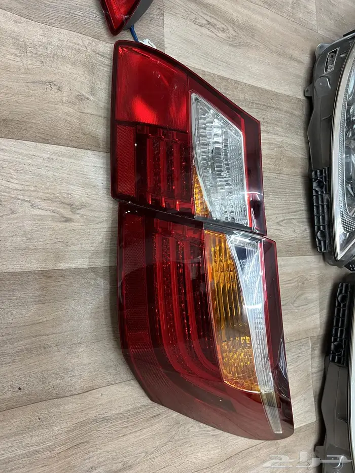 للبيع اصطبات خلفية لكزس LS460 مديل 2012 0