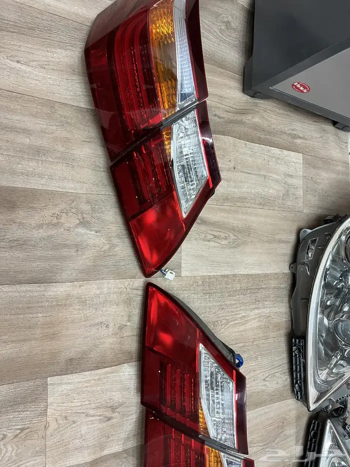 للبيع اصطبات خلفية لكزس LS460 مديل 2012 2