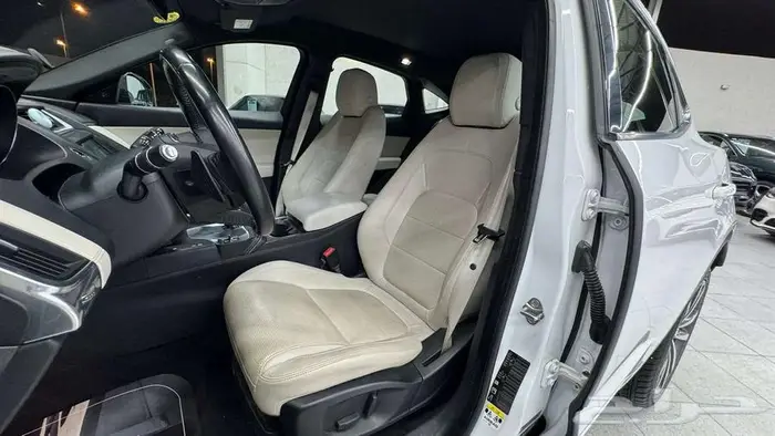 2018 جاكوار اي بيس E-PACE 9