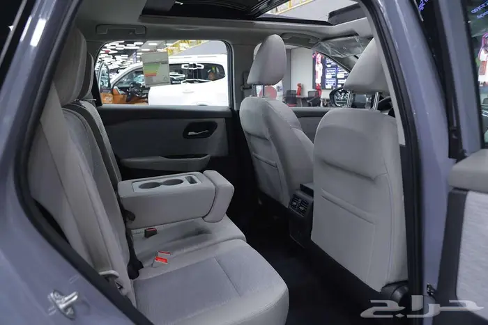 نيسان اكس تريل SV PLUS 4WD 2025 قوة رباعية وأناقة استثنائية 12