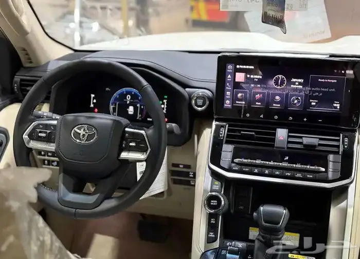 تويوتا لاندكروزر GXR3 2025 بنزين - وكيل عبداللطيف جميل 3