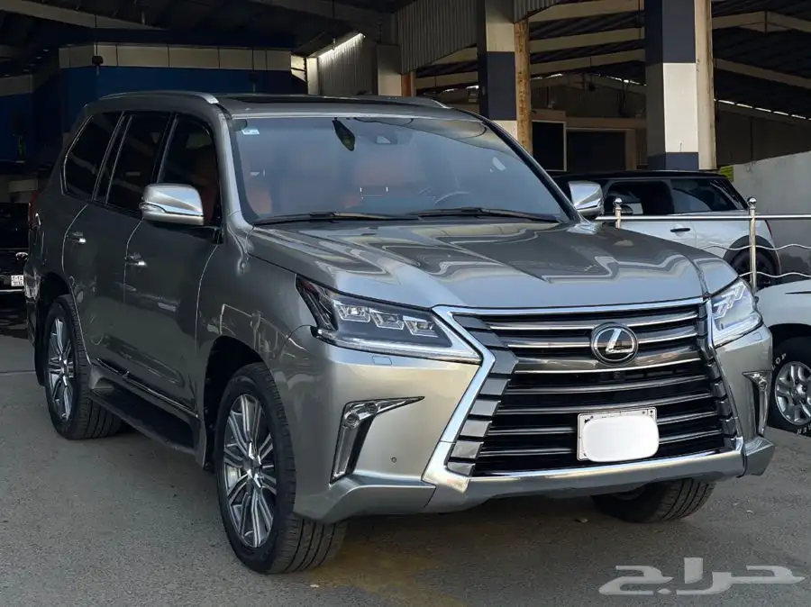 لكزس LX570s 2017 فل كامل 1