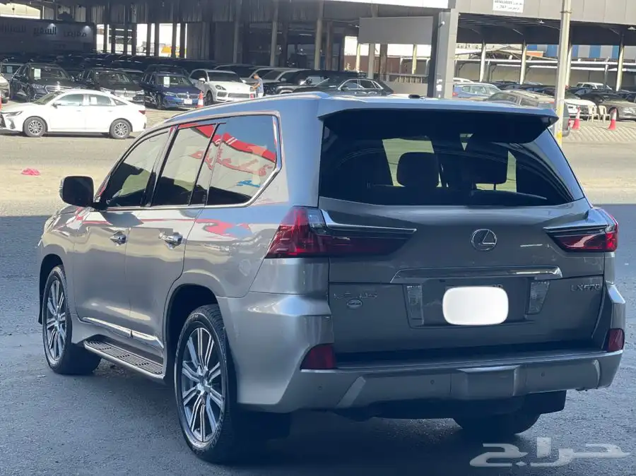 لكزس LX570s 2017 فل كامل 5