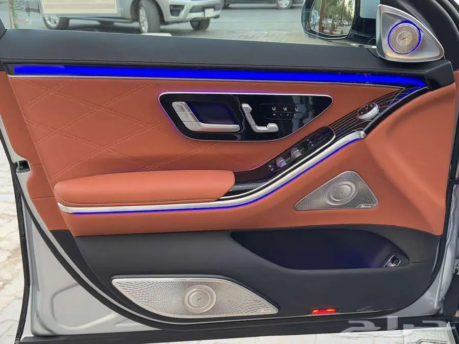 مرسيدس S580 مايباخ موديل 2025 5