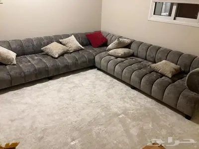 مكيف وتلفزيون OLED LG وكنب كلها شبه جديده 1
