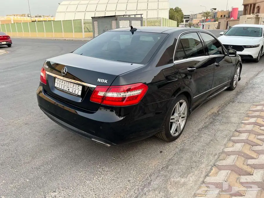 مرسيدس E300 8