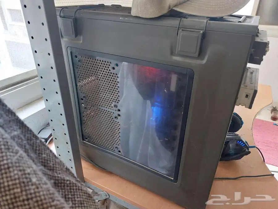 PC Screen mouse keyboard and headphone 2
