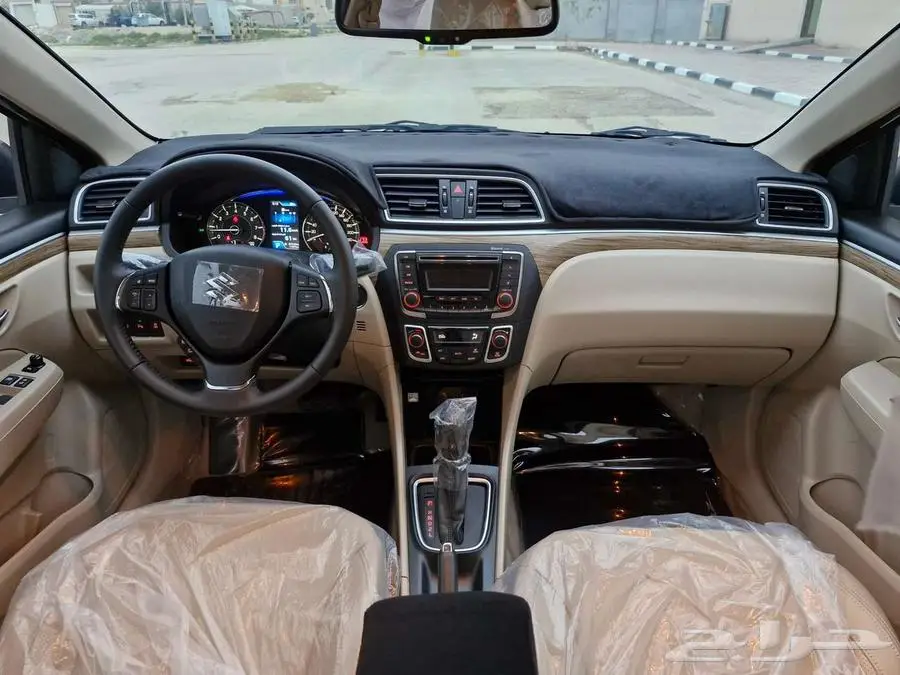 سوزوكي سياز GLX 2025 4