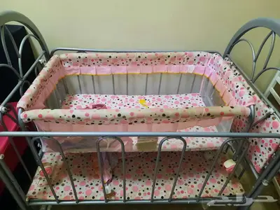 5 جلسات و طاوله و سرير اطفال و سرير ابيض بدون فرش 5