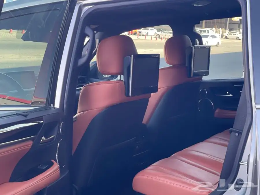 لكزس LX570s 2017 فل كامل 6
