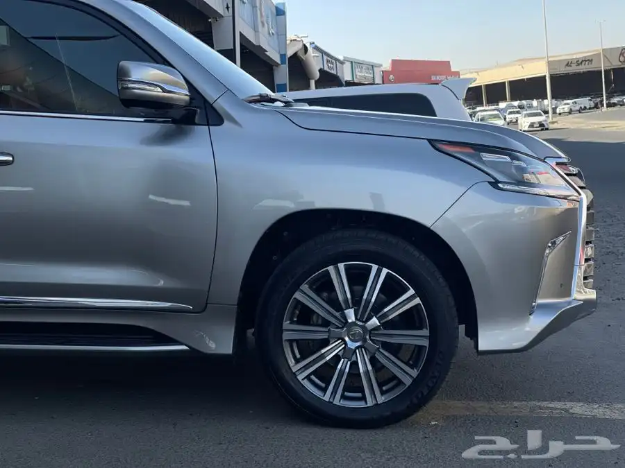 لكزس LX570s 2017 فل كامل 2