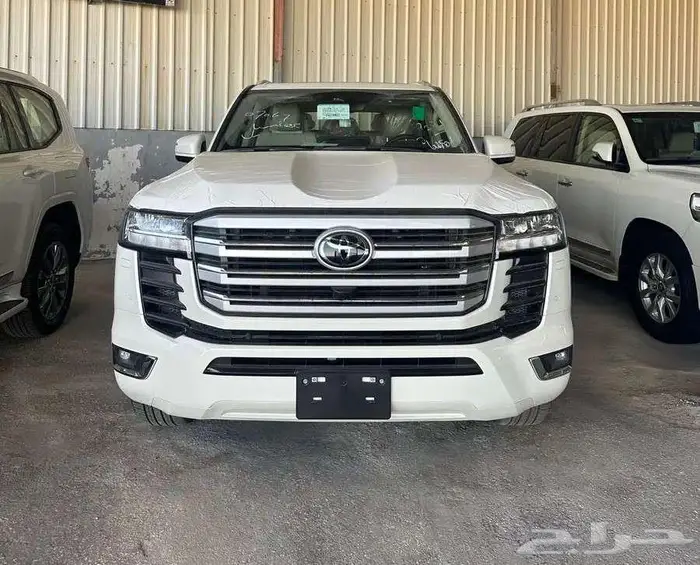 تويوتا لاندكروزر GXR4 2025 بنزين - وكيل عبداللطيف جميل 0