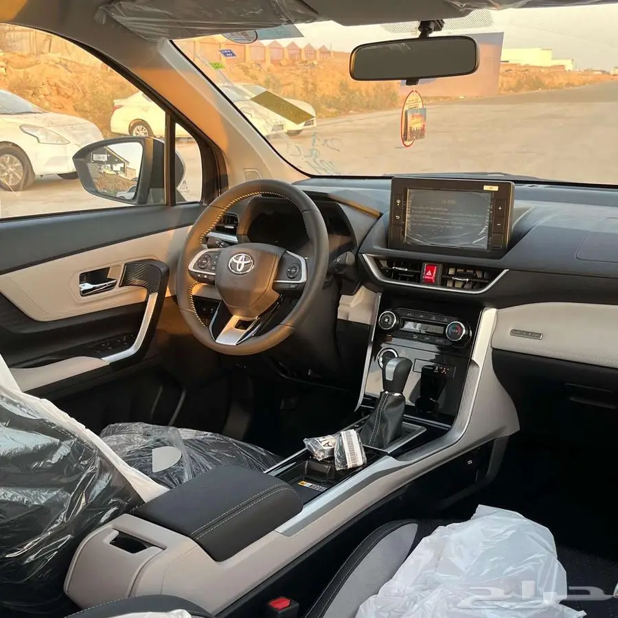 تويوتا فيلوز GLX 2025 1