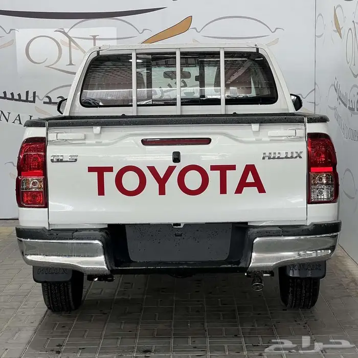 تويوتا هايلوكس GLS بنزين بريمي م2.7 بدون دبل 2025 3