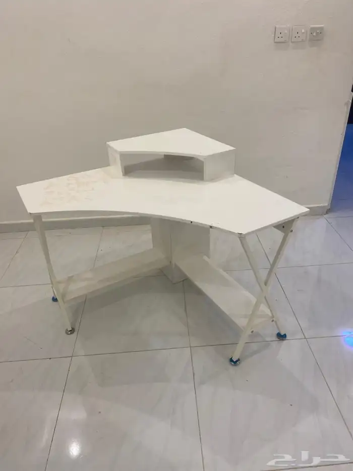 طاوله للبيع على السوم 0