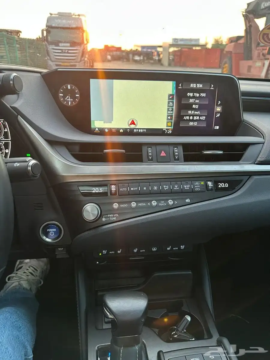 لكزس 2020 ES 300 H ( تم البيع ) 22