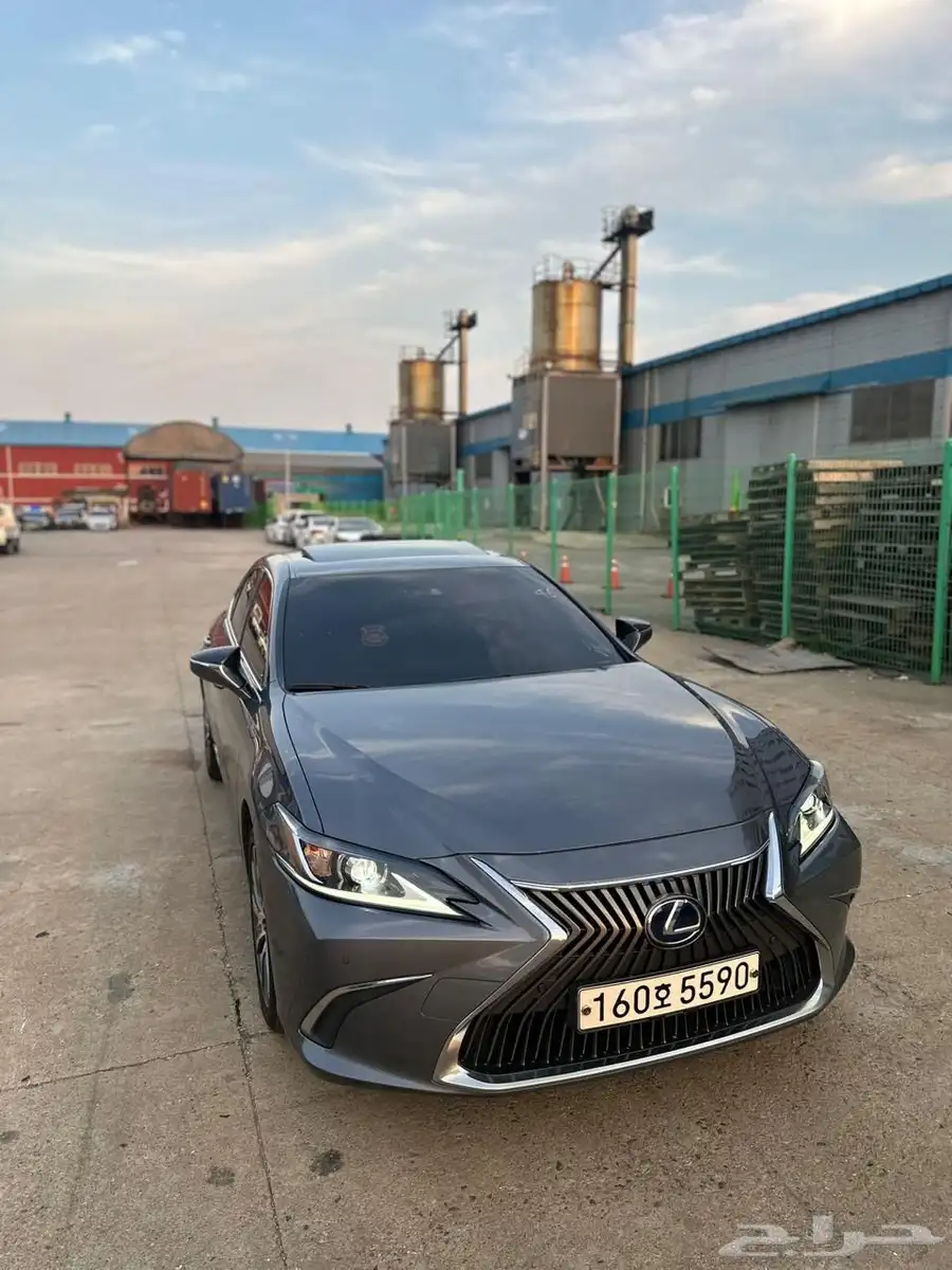 لكزس 2020 ES 300 H ( تم البيع ) 6
