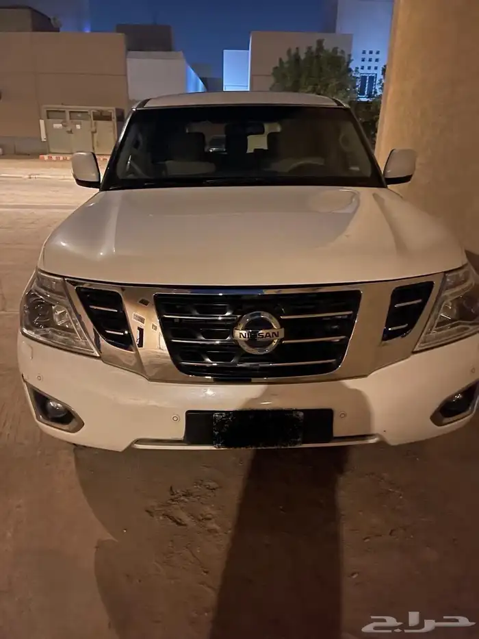 سيارة جيب نيسان 2