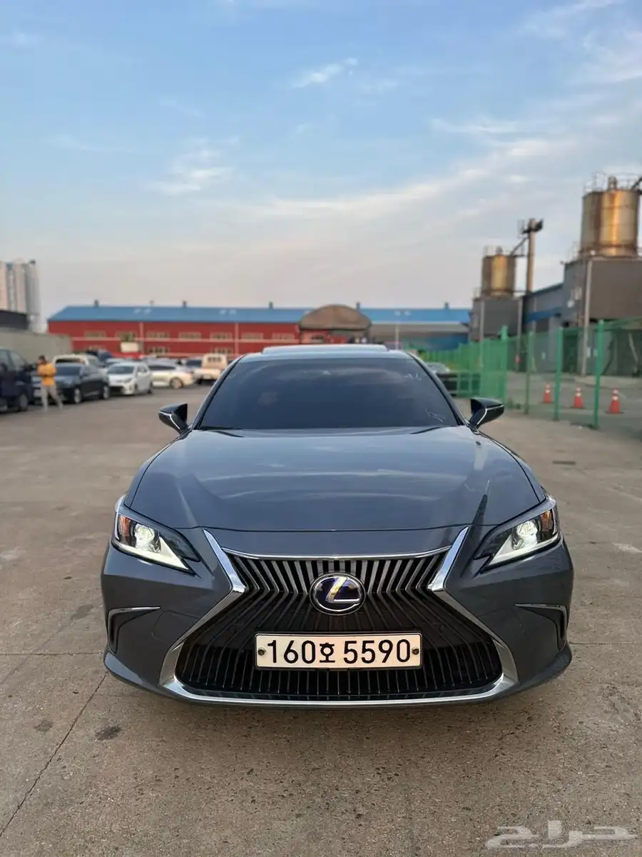 لكزس 2020 ES 300 H ( تم البيع ) 7