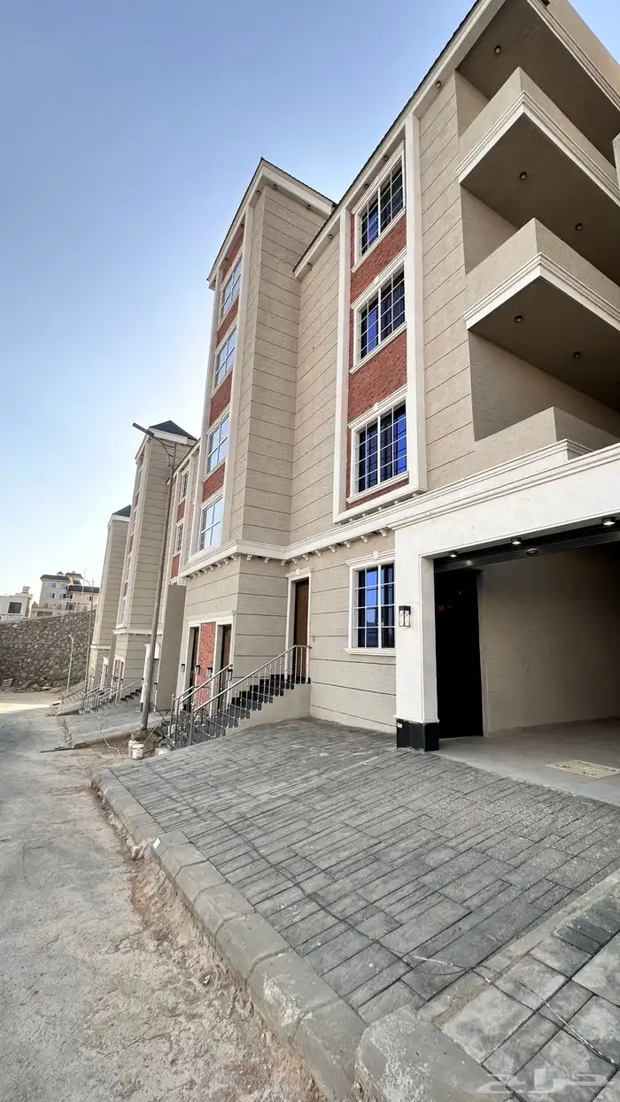 للبيع روفات علويه فاخره حي حطين بجوار مطار. ابها 2