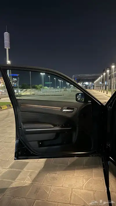 كرايسلر 3000km مخزن أكزيكتف v8 16