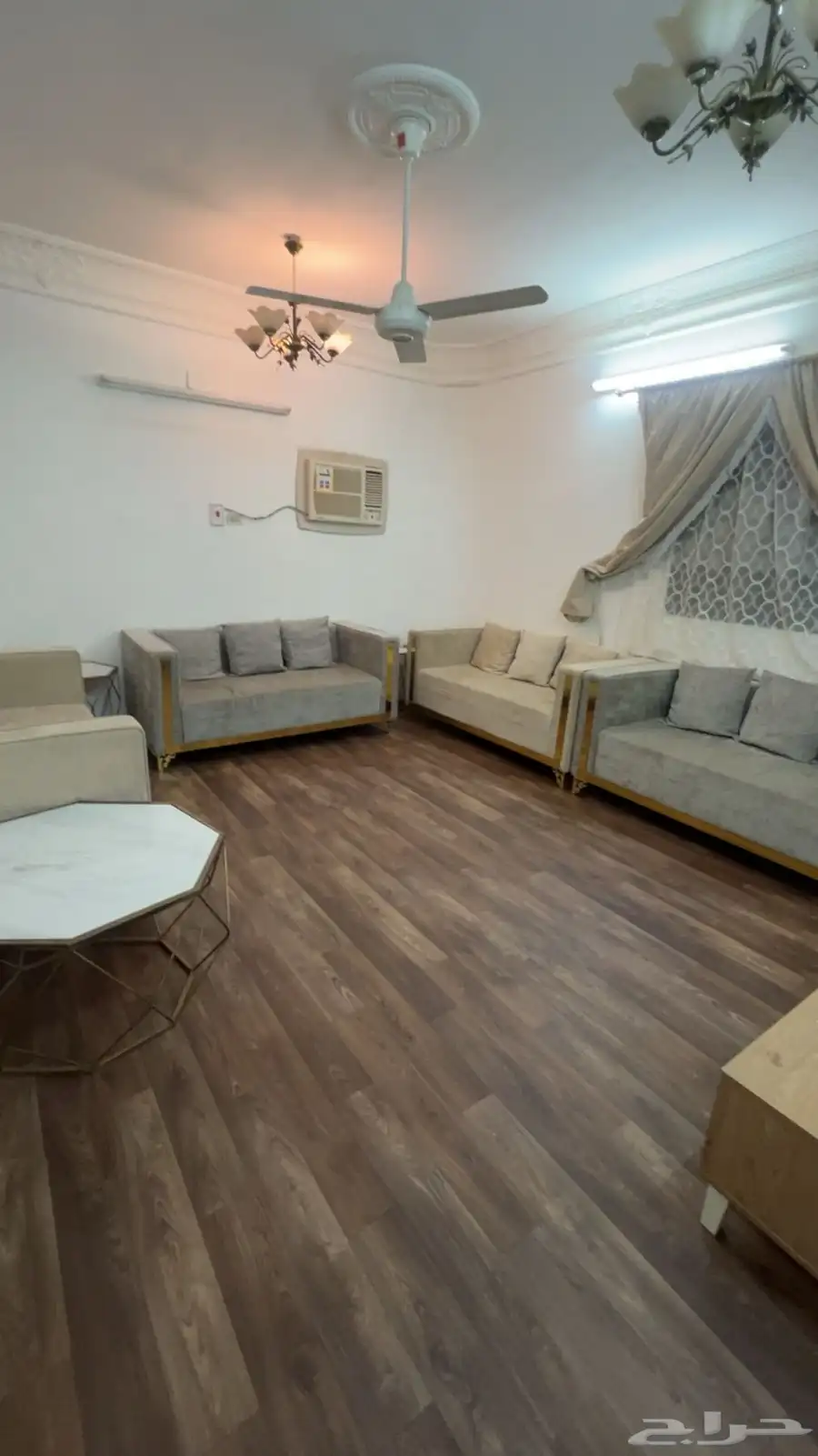 كنب ومطبخ وفرن ثلاجة 0