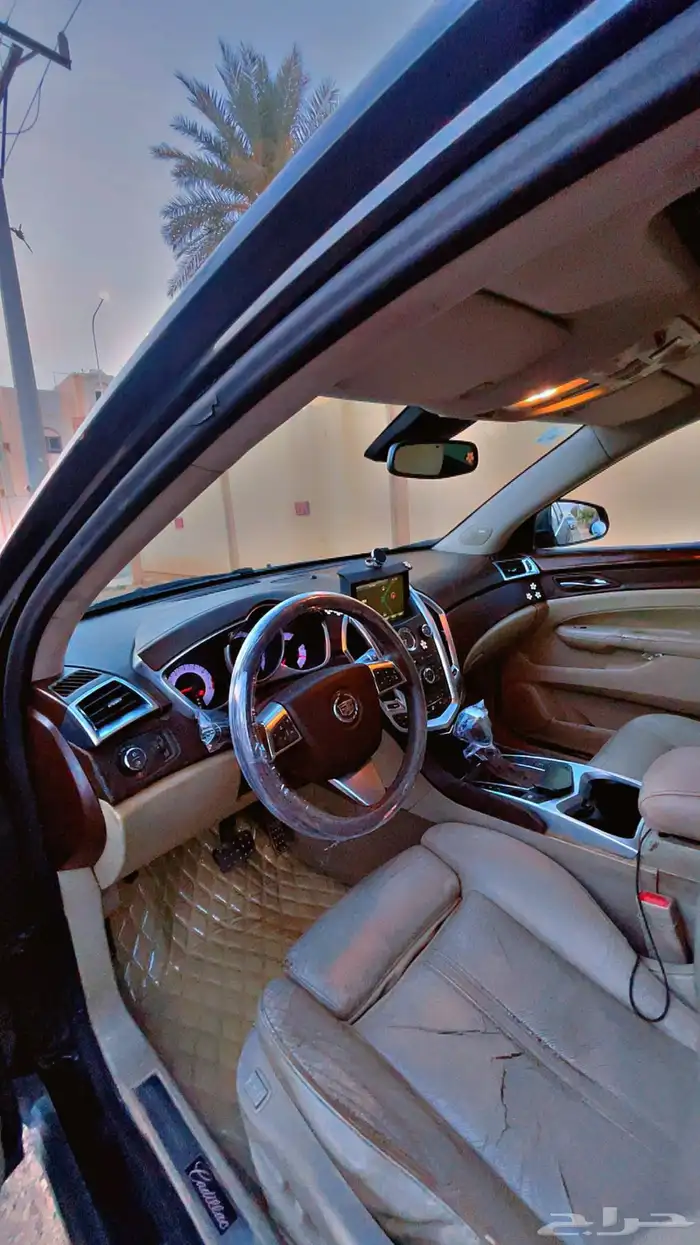 كاديلاك srx 2011 12