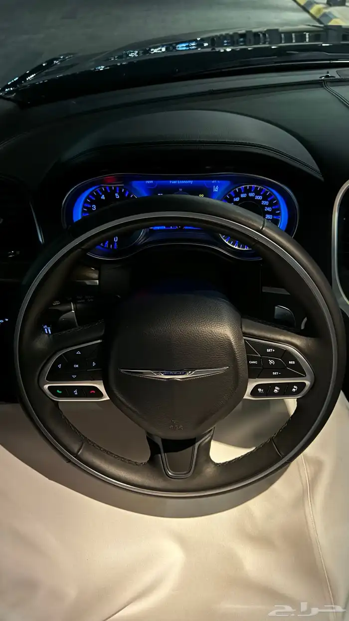 كرايسلر 3000km مخزن أكزيكتف v8 40