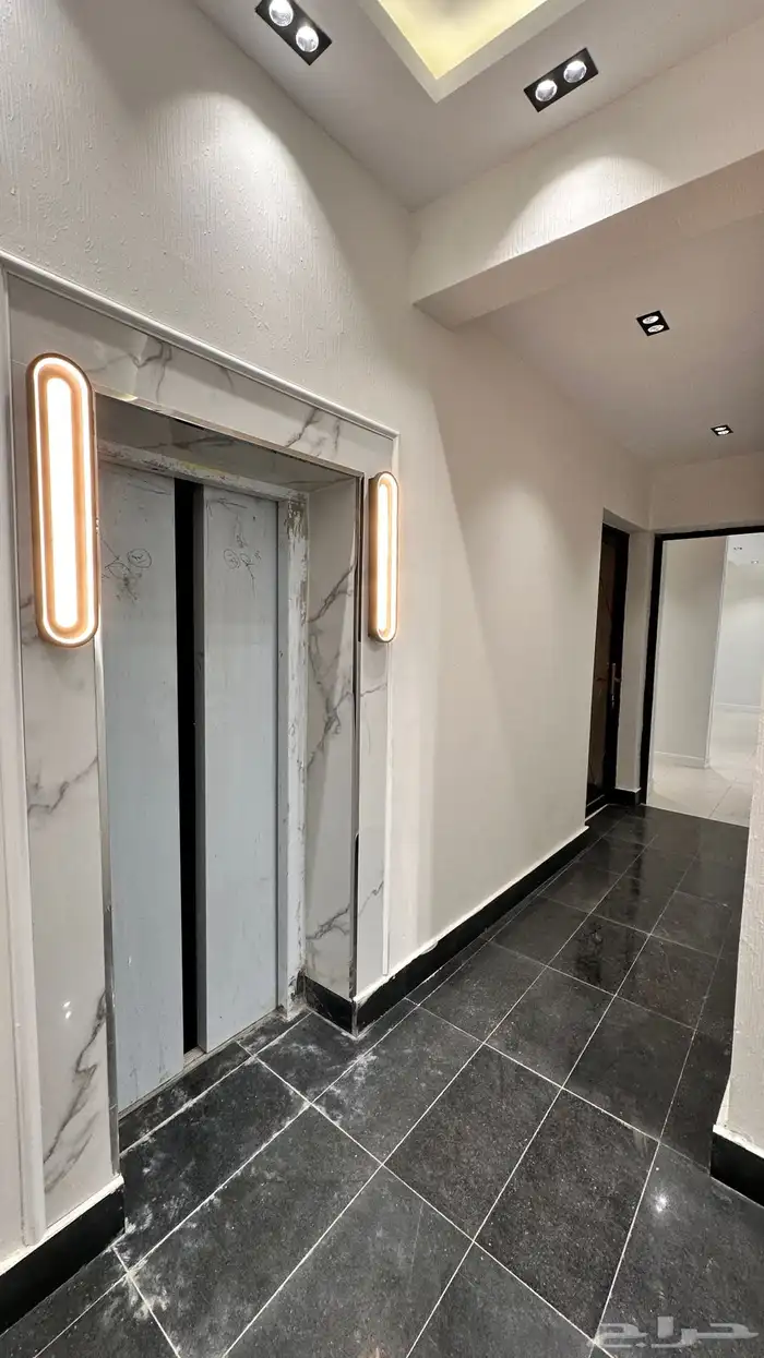 للبيع روفات علويه فاخره حي حطين بجوار مطار. ابها 5
