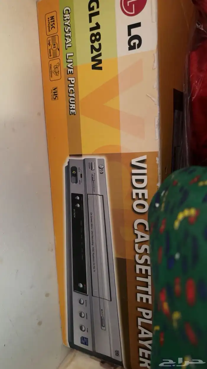 جهاز فيديو قديم جدا وجديد لم يستخدم ومعه كل الملحقات 0