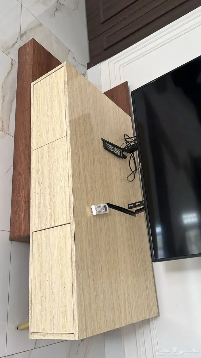 طاولة تلفزيون 1