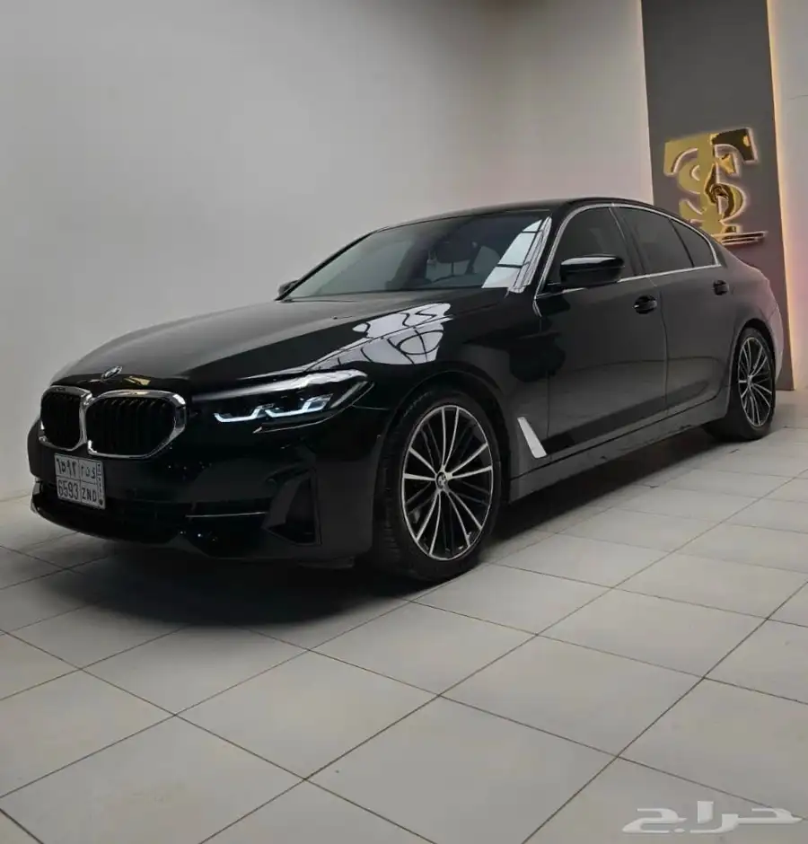 بي ام دبليو 2022 ( 520i ) 1