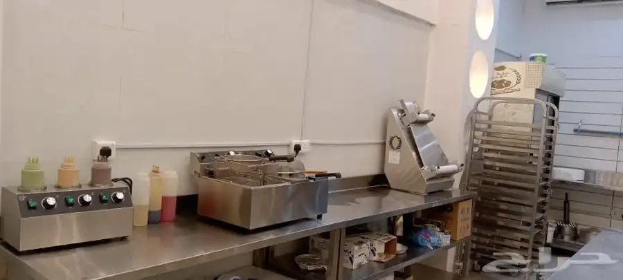 محل مخبوزات وحلويات للتقبيل او بيع اغراض المطبخ بالكامل 12